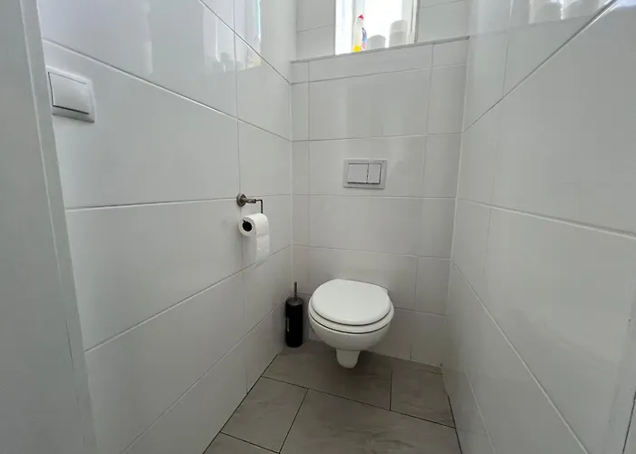 Cozy 4br Shared Apt.- Near U3/zippererstrasse