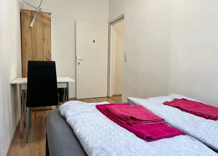 Cozy 4br Shared Apt.- Near U3/zippererstrasse