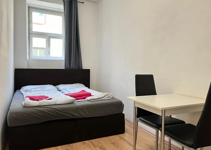 Cozy 4br Shared Apt.- Near U3/zippererstrasse
