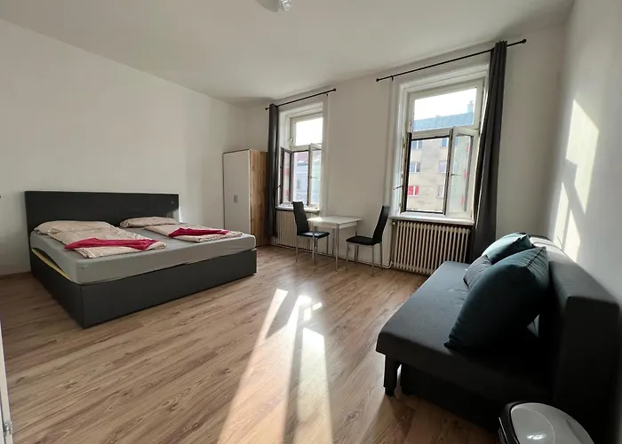 Cozy 4br Shared Apt.- Near U3/zippererstrasse